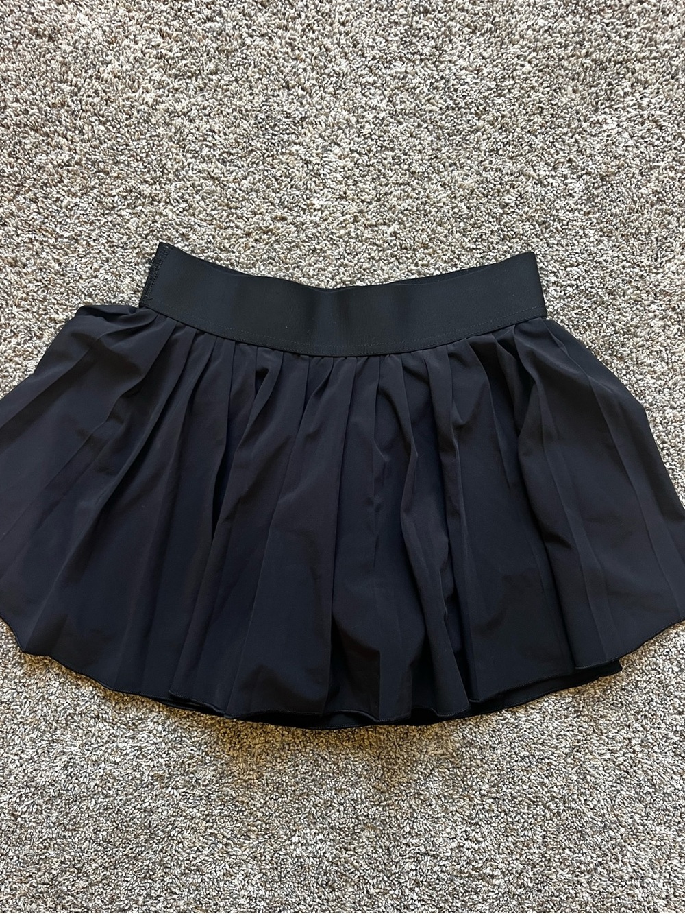 Aritzia TNA Pleated Tennis Skort Black XS Style 77113 Athletic Mini Skirt